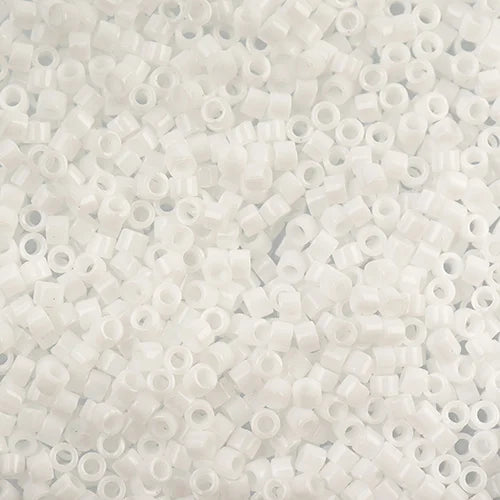 Delica 11/0 RD Chalk White 10g Bag