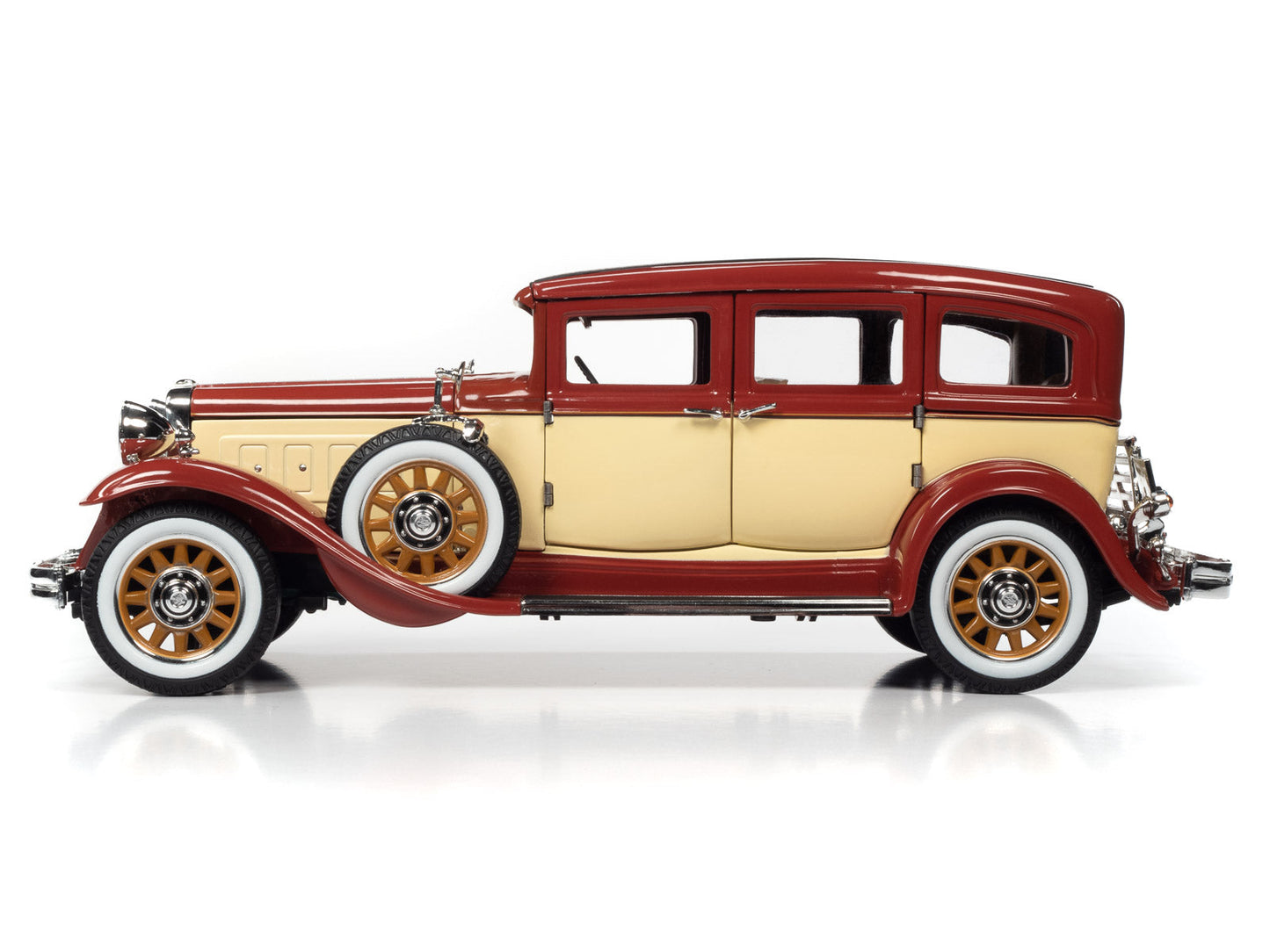 Auto World 1/18 1931 Peerless Master 8 Sedan - Red & Black